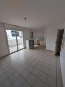 For rent Bordeaux 2 rooms 41 m2 Gironde (33300) photo 0