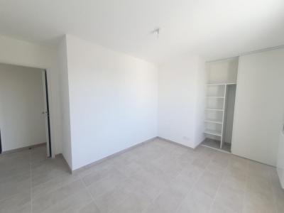 Louer Appartement 79 m2 Beaurecueil
