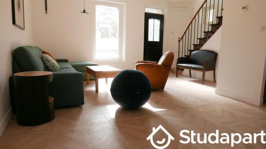 Louer Appartement 17 m2 Evry