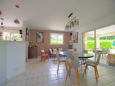 For sale 5 rooms 143 m2 Vendee (85340) photo 3