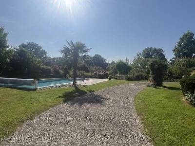 Acheter Maison 156 m2 Saint-denis-les-bourg