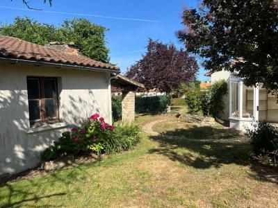 For sale Nanteuil 5 rooms 96 m2 Deux sevres (79400) photo 0