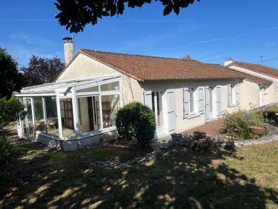 For sale Nanteuil 5 rooms 96 m2 Deux sevres (79400) photo 2