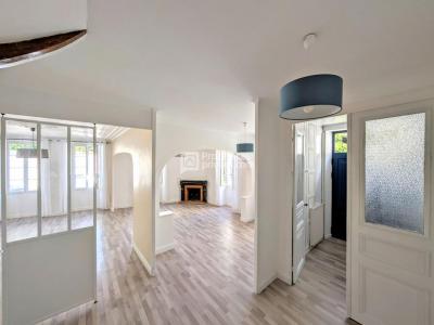 For sale Cognac 5 rooms 124 m2 Charente (16100) photo 2