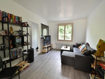 For sale Issoudun 4 rooms 68 m2 Indre (36100) photo 2