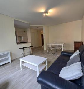 For sale Nantes 4 rooms 90 m2 Loire atlantique (44300) photo 2