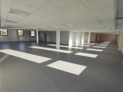 For rent Petit-quevilly 309 m2 Seine maritime (76140) photo 0