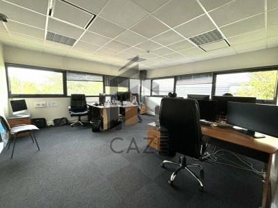 For rent Merignac 215 m2 Gironde (33700) photo 0