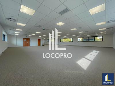 Louer Bureau 526 m2 Milles
