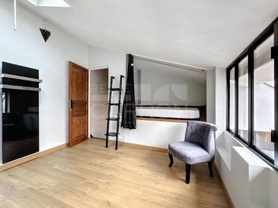 For rent Lyon-1er-arrondissement 2 rooms 53 m2 Rhone (69001) photo 1