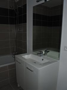 For rent Saint-sebastien-sur-loire 3 rooms 61 m2 Loire atlantique (44230) photo 4