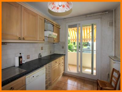 For sale PROCHE CENTRE VILLE 4 rooms 84 m2 Ain (01120) photo 2