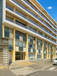 For sale BOULEVARD DES PYRNES 1 room 43 m2 Pyrenees atlantiques (64000) photo 0