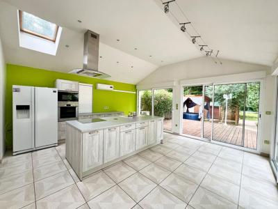 For sale Fleury-merogis 7 rooms 150 m2 Essonne (91700) photo 1