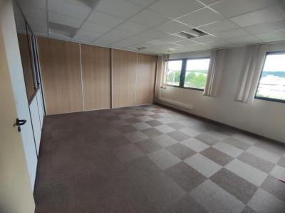 Louer Bureau 284 m2 Cleon