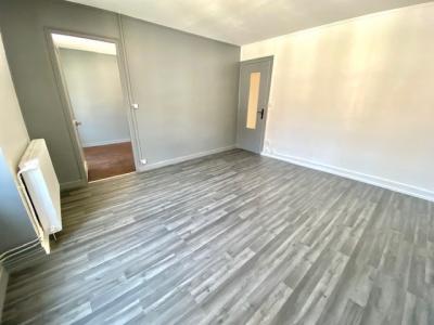 Louer Appartement Lyon-3eme-arrondissement 834 euros