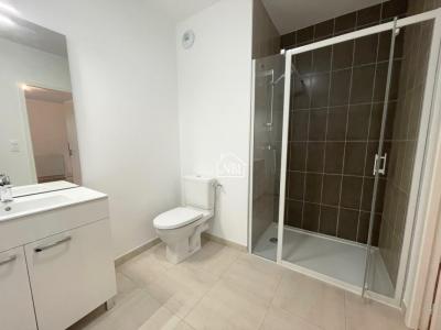 Louer Appartement Laval 870 euros