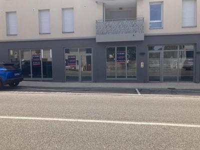 For rent Saint-bonnet-de-mure 179 m2 Rhone (69720) photo 0