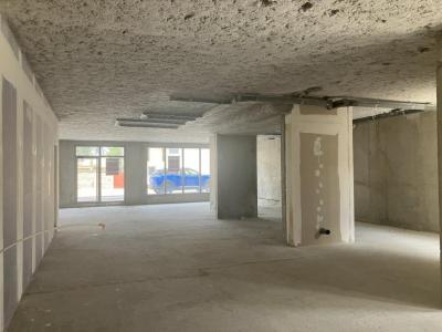 Louer Local commercial 179 m2 Saint-bonnet-de-mure