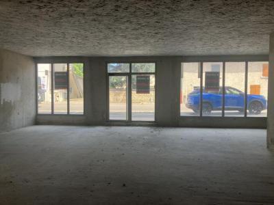 Louer Local commercial Saint-bonnet-de-mure Rhone