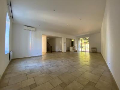 For rent Rognonas 5 rooms 203 m2 Bouches du Rhone (13870) photo 2