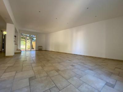 For rent Rognonas 5 rooms 203 m2 Bouches du Rhone (13870) photo 3