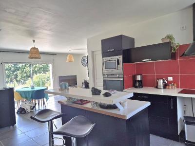 For sale 4 rooms 71 m2 Vendee (85150) photo 2