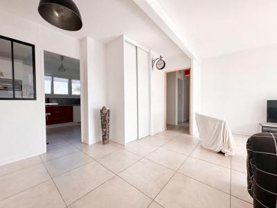 For sale Saint-herblain 4 rooms 80 m2 Loire atlantique (44800) photo 2