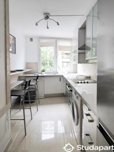 For rent Paris-18eme-arrondissement 1 room 16 m2 Paris (75018) photo 0
