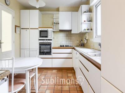 For sale Vannes 6 rooms 121 m2 Morbihan (56000) photo 3
