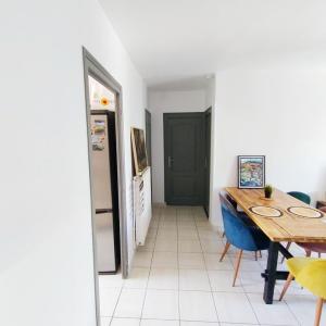For sale 7ME JEAN MACE 4 rooms 66 m2 Rhone (69007) photo 2