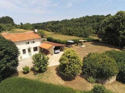For sale 5 rooms 170 m2 Charente (16700) photo 2