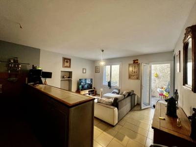 For sale 3 rooms 55 m2 Gard (30800) photo 2