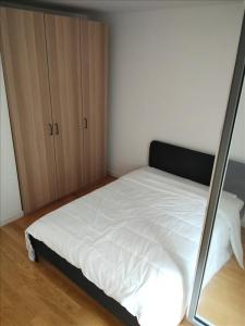 For rent Clichy 2 rooms 46 m2 Hauts de Seine (92110) photo 3