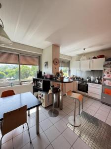 For sale Caluire-et-cuire 5 rooms 125 m2 Rhone (69300) photo 3