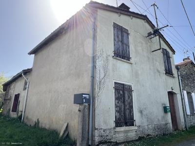 For sale Champagne-mouton 3 rooms 70 m2 Charente (16350) photo 1