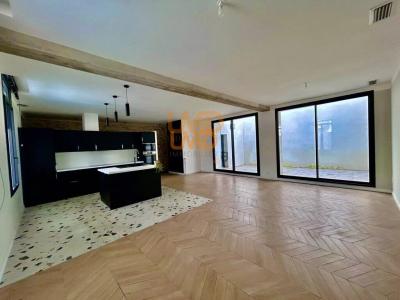 For sale Nimes 5 rooms 135 m2 Gard (30000) photo 2