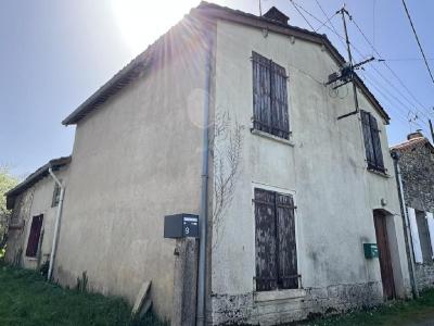 For sale 3 rooms 70 m2 Charente (16350) photo 1