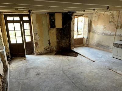 For sale 3 rooms 70 m2 Charente (16350) photo 2