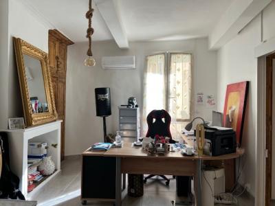 For sale CENTRE VILLE 4 rooms 84 m2 Herault (34340) photo 2