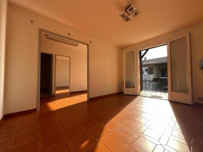 For sale Bordeaux 4 rooms 68 m2 Gironde (33800) photo 2
