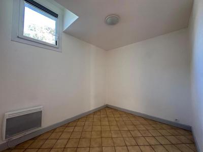 For sale Bordeaux 4 rooms 68 m2 Gironde (33800) photo 4