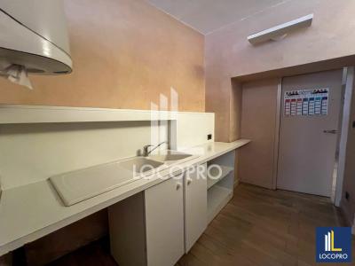 Louer Local commercial Sorgues 28800 euros