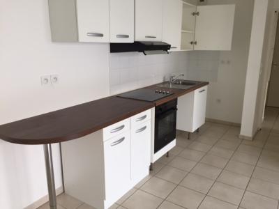 For rent Lyon-8eme-arrondissement 3 rooms 54 m2 Rhone (69008) photo 2