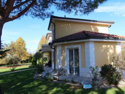 For sale Besancon 6 rooms 220 m2 Doubs (25000) photo 3