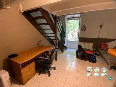 Louer Appartement 36 m2 Nimes
