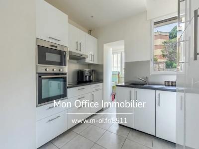 For sale Marseille-8eme-arrondissement 4 rooms 110 m2 Bouches du Rhone (13008) photo 4