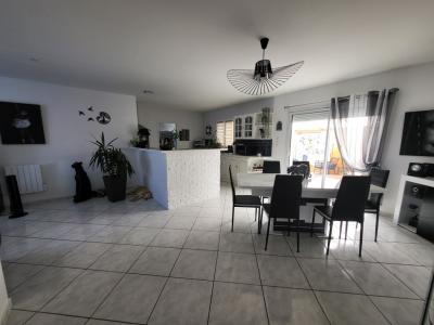 For sale 6 rooms 103 m2 Vendee (85420) photo 2