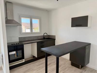 For sale 4 rooms 78 m2 Herault (34400) photo 4