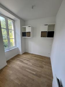 For rent Laval 53000 Laval 2 rooms 33 m2 Mayenne (53000) photo 2